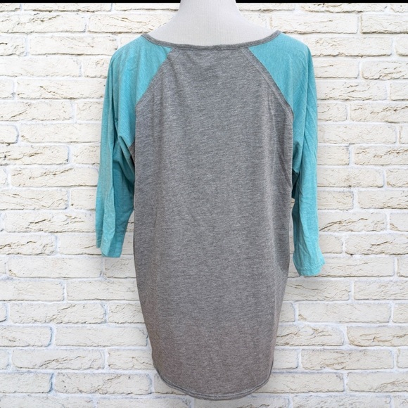 Torrid Gray and Blue Boxy 3/4 Sleeve Henley Shirt Size 1 - Picture 3 of 5